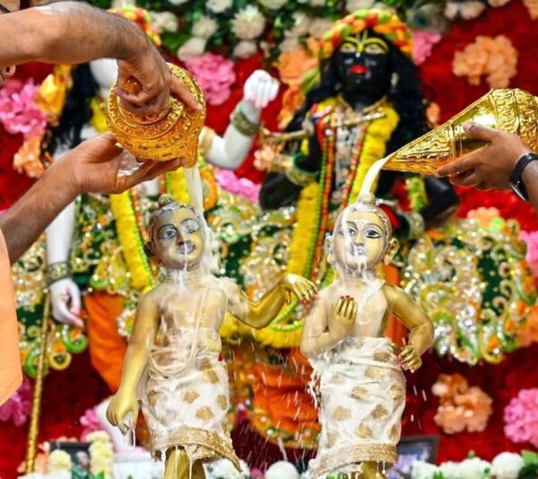 Festival Deity Abhiseka – Rs. 10001/-